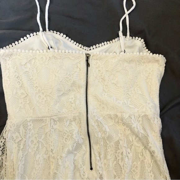 Xhilaration White Lace Sweetheart Medium Dress - Picture 9 of 16
